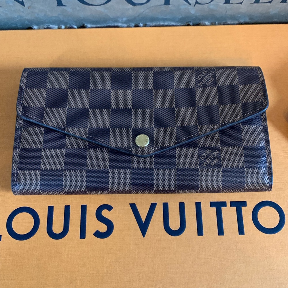 Louis Vuitton wallet authentic